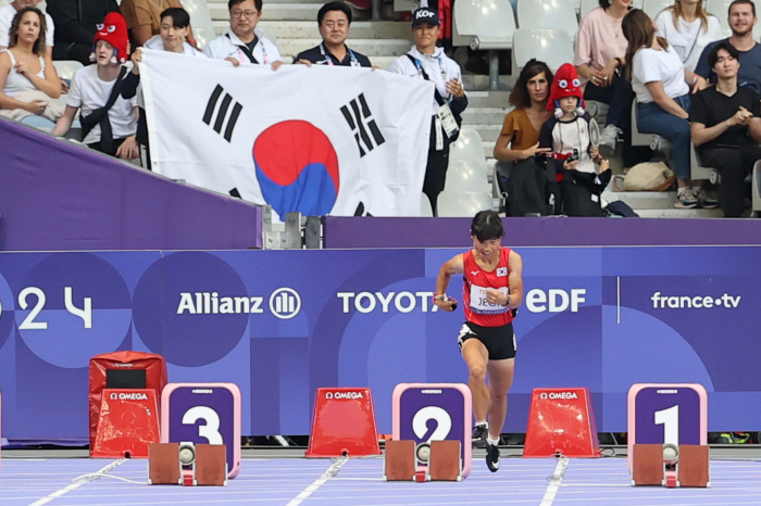 [파리패럴림픽] 5연속 패럴림픽 출전 레전드 전민재, 육상 여자 100m…