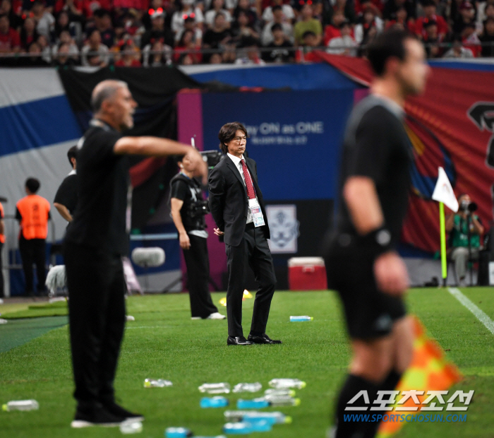 '첫 경기부터 야유' 홍명보 감독 "팬들 마음 이해해, 내가 견뎌야 하는…