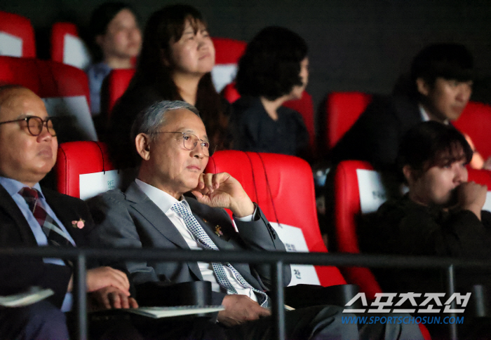 "패럴림픽 중계도,모두의 영화도 더 많아져야" '패럴림픽 찐팬'유인촌 장…