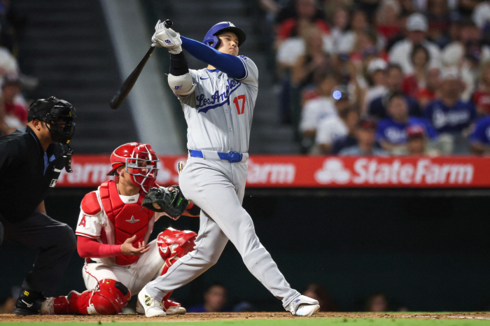 뜨거운 포옹 후 6개월, 트라웃은 그곳에 없었다[스조산책 MLB]