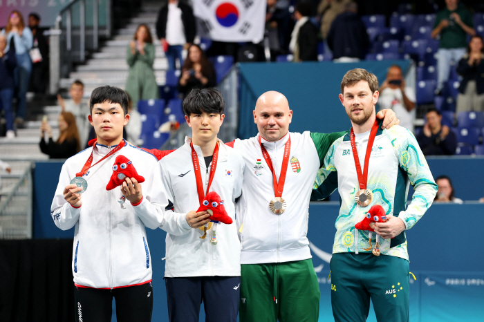 [파리패럴림픽] '3수 성공 한국탁구, 드디어 金 스매싱' 뉴에이스 김기…