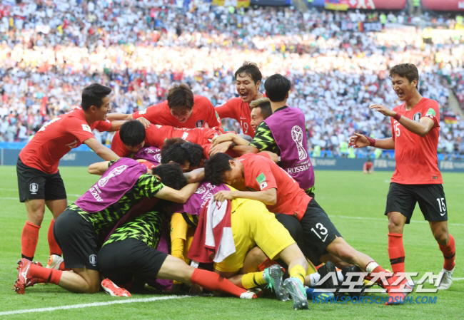 "한국, 우리 또 못살게 구네!" 독일 축구, 이번엔 韓에 '보고타의 기…