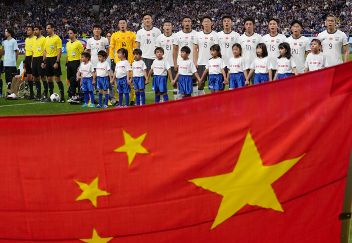 "중국이 일본에 0-7 참패한 이유 알려주마" 한국 축구도 새겨야 할 베…