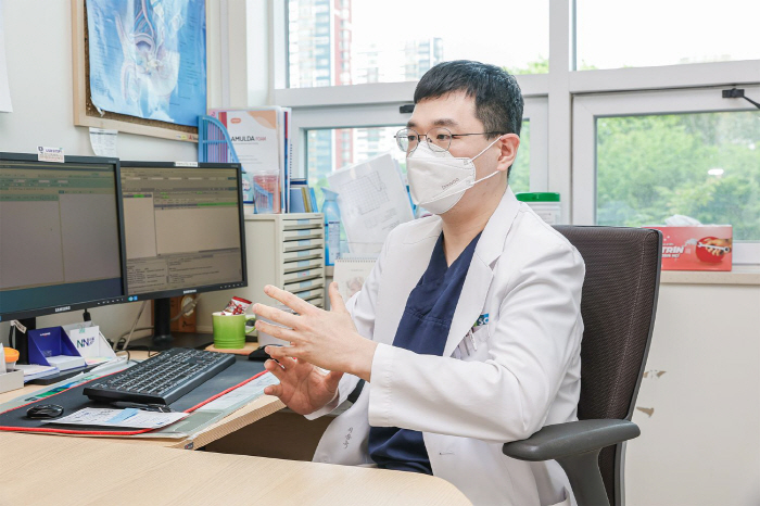 순천향대 부천병원 이상욱 교수, 로봇수술로 신장암·전립선암 동시 치료 성…