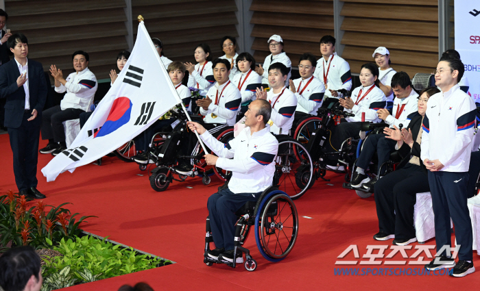 "선수단 전원 순금20돈 '찐'金메달-MVP는 하이브리드車" 파리패럴림픽…