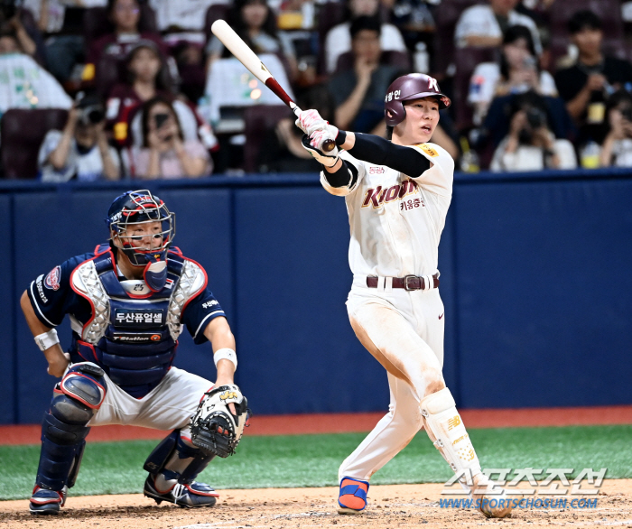 ML 도전 선언 이유 있네…김혜성, '역대 9호' 이정후 이어 KBO '…