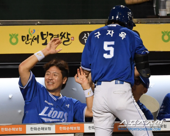 '형 한국시리즈 가는 거야?' 타격감 폭발한 구자욱에게 애정공세 퍼부은 …