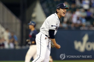 투수 총동원한 5위 두산, 4위 kt에 1점차 신승…0.5경기차 추격