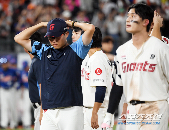 '지독하게 운이 없네' 돌아온 안경 에이스 후반기 11경기에서 4패...'잘 던지고도 패전'