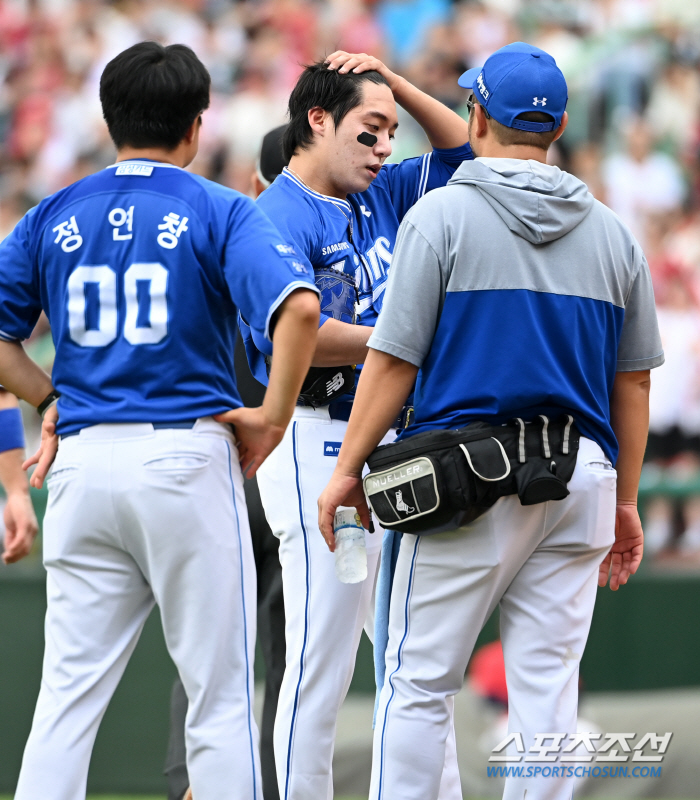 선수는 헛구역질, 관중은 구급차와 들것에...9월 폭염 2시 경기, 예견…