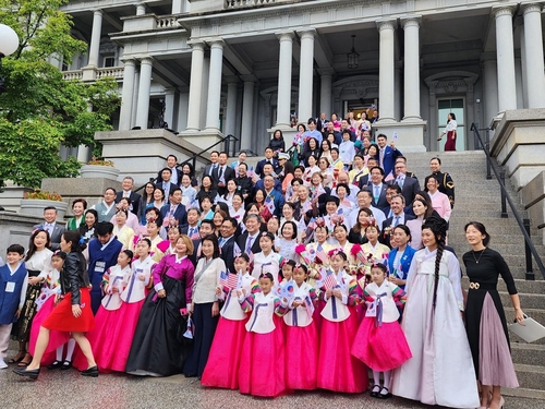 "한국계는 미국의 중요한 일부" 바이든·해리스, 추석 축하인사