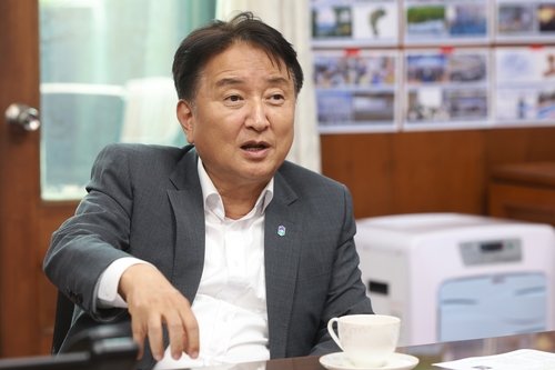 김영환 충북지사 "강·호수 지키자…수질오염과 전쟁 선포"