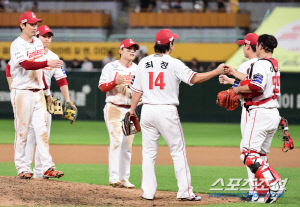 후라도 폭탄 피하고, 체력 충전하고 수원행...SSG 운명 바꿀, 행운의 비가 될까