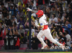 이제 2홈런만 남았다...KIA 김도영, 38호포 KBO 최다 득점 신기록 40도루 '새 역사 눈앞'[광주 현장]