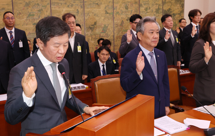 [문체위 속보] "불공정 확인되면 사퇴하라" 압박 → 정몽규·홍명보, '…