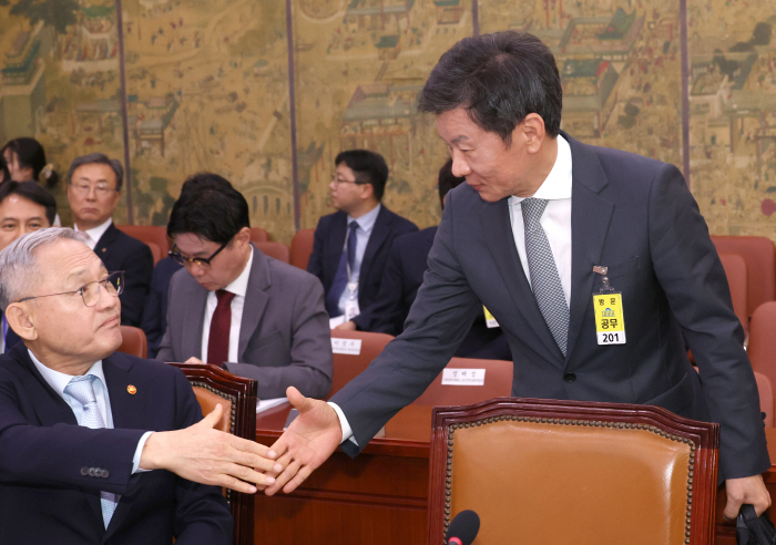 [문체위 속보] "결국 역사가 평가할 것" 정몽규 회장 '4연임 도전'에…