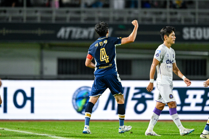 '이인재 결승골' 이랜드, 안양에 1-0 승리..선두와 6점차 '승격전쟁…