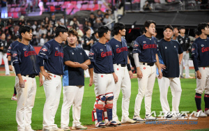 '3번중 롯데만 2번이라니…' 흐름 바꾼 삼중살, 7년 연속 가을야구 좌절이 현실로 [SC포커스]