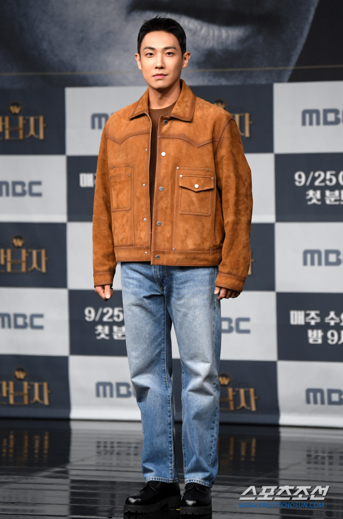 [포토] 이준 '리얼 짠남자'