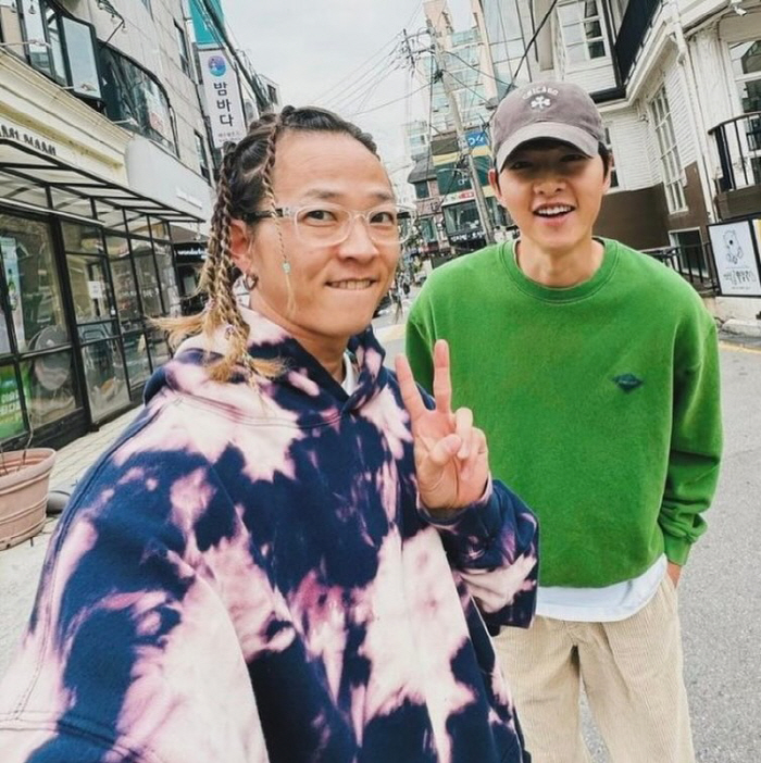 송중기 살던 집이 팝핀현준 200평 별장이라니..재력이 '재벌집' 수준