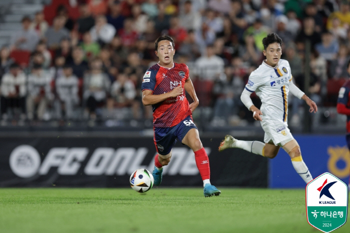 [현장리뷰]'이동준 부상→이동경 쐐기골' 김천 상무, 광주 2-0 잡고 …