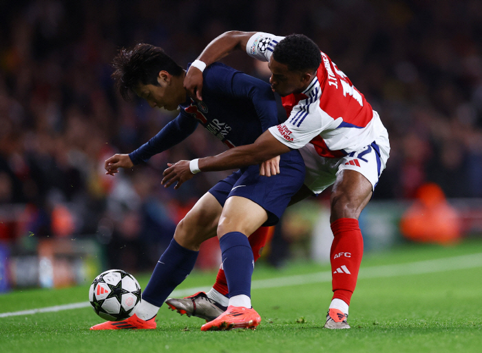 '이강인 제로톱' 아스널 상대론 안 통했다.. PSG, 0-2 완패