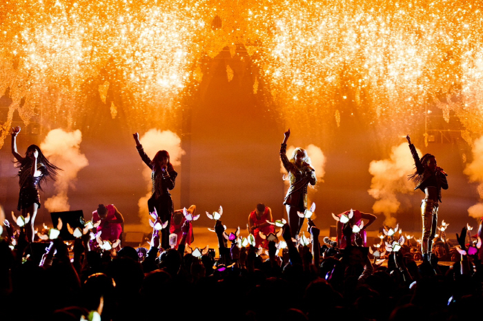 [공식] 2NE1, 10년만의 완전체 콘서트 "우리가 누군지 보여줄것, …