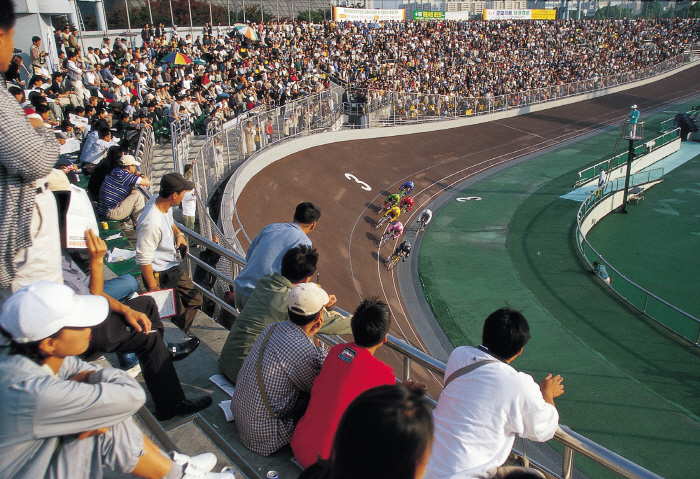 <경륜30주년 기획①> 30년의 경륜, 스포츠의 길이 되다