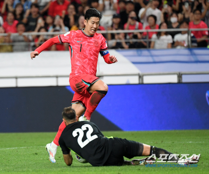 '캡틴' 손흥민 빠진 대한민국 축구, 진화한 '황금재능' 이강인의 역할이…