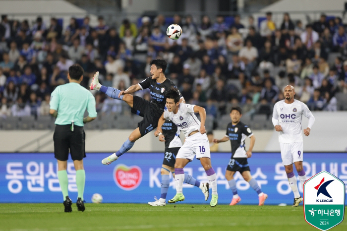 [현장리뷰]'피터가 살렸다' 1만632관중 수원 삼성, 천적 FC안양 1…