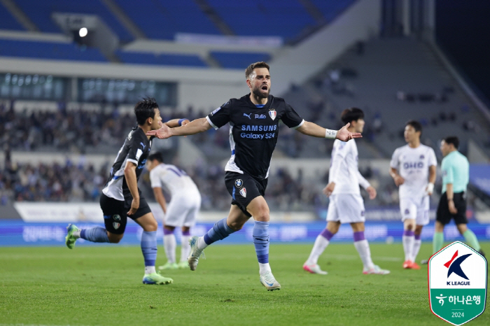 [현장리뷰]'피터가 살렸다' 1만632관중 수원 삼성, 천적 FC안양 1…