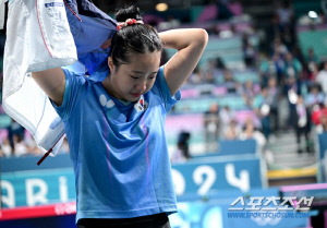 '신유빈 부상투혼'한국 女탁구,복병 인도에 2대3패...4강행 불발[亞선수권]