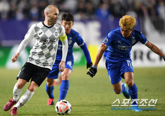 "축구공이 너를 그리워할거야" 은퇴하는 전설을 향한 절친의 애뜻한 편지……