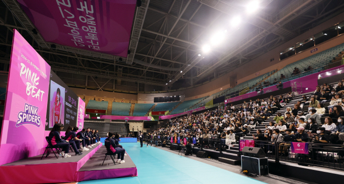 김연경의 힘찬 다짐 "좋은 결과로 보답"…흥국생명, 팬과 함께 한 출정식