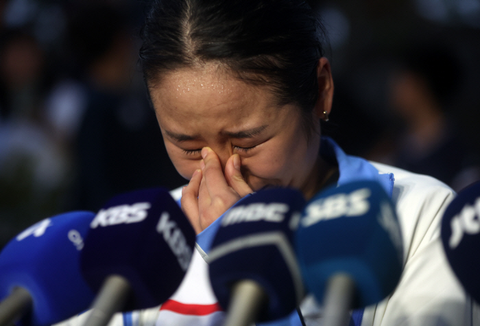 "너무 속상해서…, 배드민턴 더 사랑해주세요" 안세영은 결국 오열했다 ……