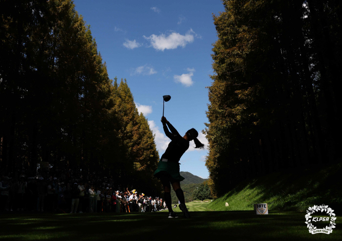 'LPGA 제패'에도 의리 지킨 레전드…윤이나 '후원사 결별설' 결말은