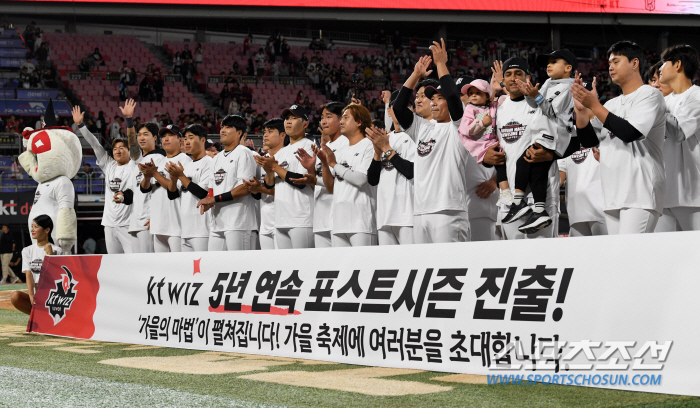 패자의 품격, ’최강 좀비’의 심장은 따뜻했네...쌍둥이 PO 진출 축하…