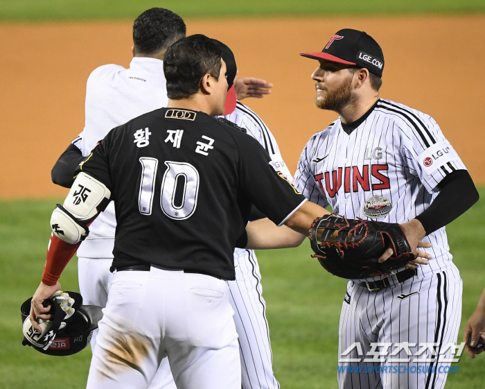 패자의 품격, ’최강 좀비’의 심장은 따뜻했네...쌍둥이 PO 진출 축하…