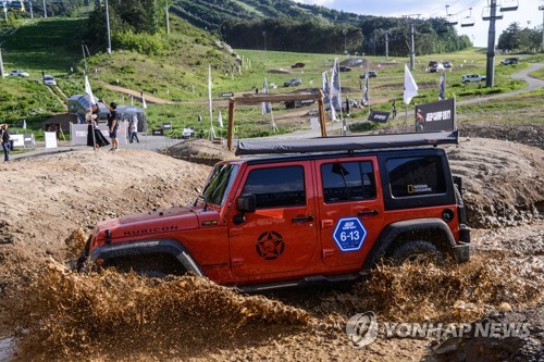 동해시 망상해변서 '지프 캠프'…2년 만에 역대급 규모 개최