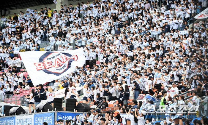 '쌍천만이 보인다.' 정규리그 1000만명에 포스트시즌 누적 1000만명…