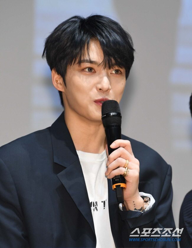 김재중, 15년만 루머 해명한다..'입양' 전말도 공개 ('라스')