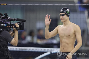 [전국체전] 황선우, 혼계영 400ｍ도 금메달…5관왕으로 대회 마무리