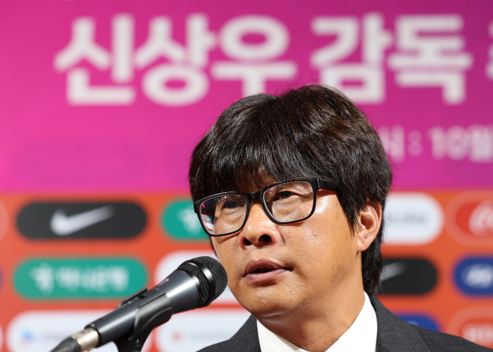 '여자축구 공백기→세대교체 숙제' 신상우 여자대표팀 감독의 과제, 첫 상…