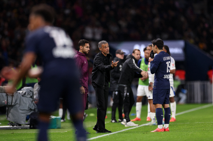 '이강인 미쳤다' 이제 PSG 간판! UCL 기자회견 참석..."모든 경…