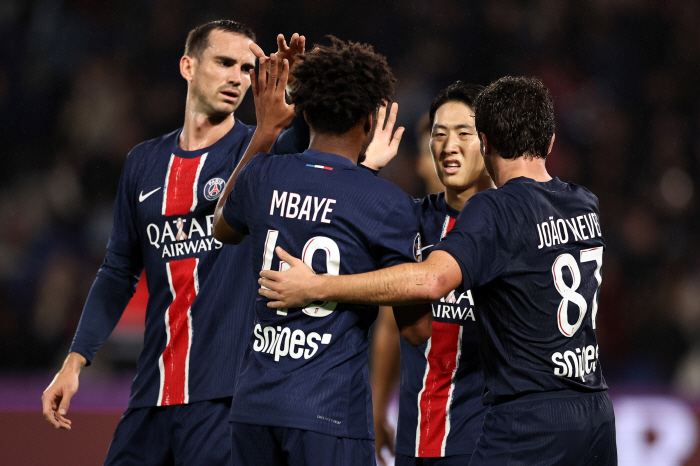 '이강인 미쳤다' 이제 PSG 간판! UCL 기자회견 참석..."모든 경…