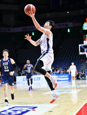 2연승 소노의 돌풍. 이정현 이재도 리그 최고 백코트진. 정말 심상치 않다.