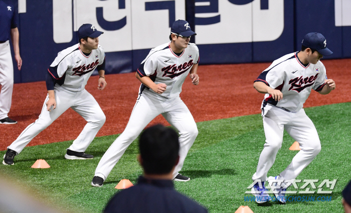 김택연 김서현 박영현... '보기만 해도 배부르다' 류중일의 유일한 '행…