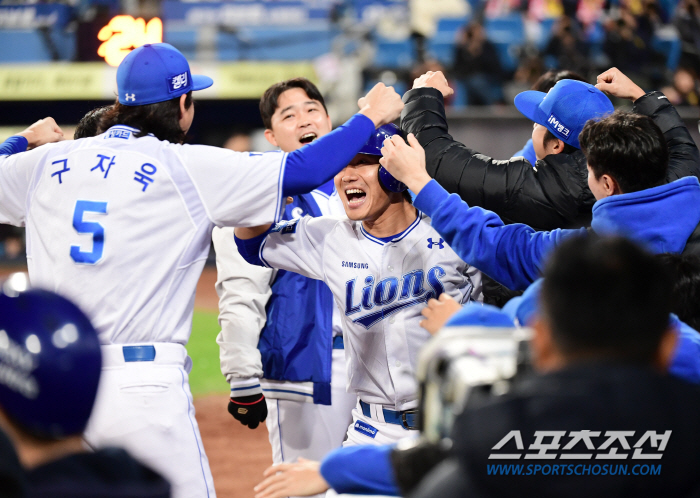 경기는 뛸 수 없었지만 포효한 '라팍 캡틴', 무릎은 여전히 아프지만 멈…