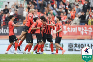 '양민혁 원더골' 강원, 김천에 1-0 승' 3연승'...울산과 1점차 '첫 우승 보인다'