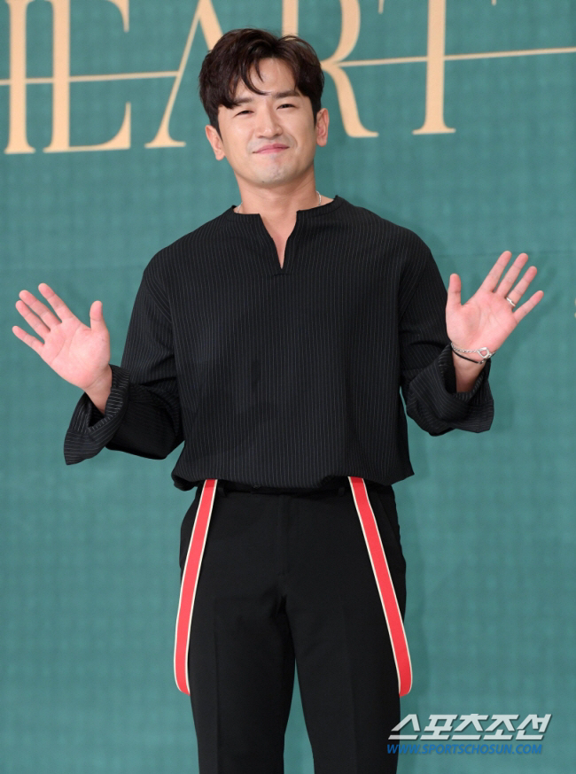 신화 이민우, 결혼 임박?…'매출 40억' 결정사 CEO 성지인 만났다